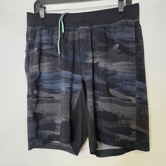 lululemon athletica Other - Lululemon Abstract print Athleasure shorts